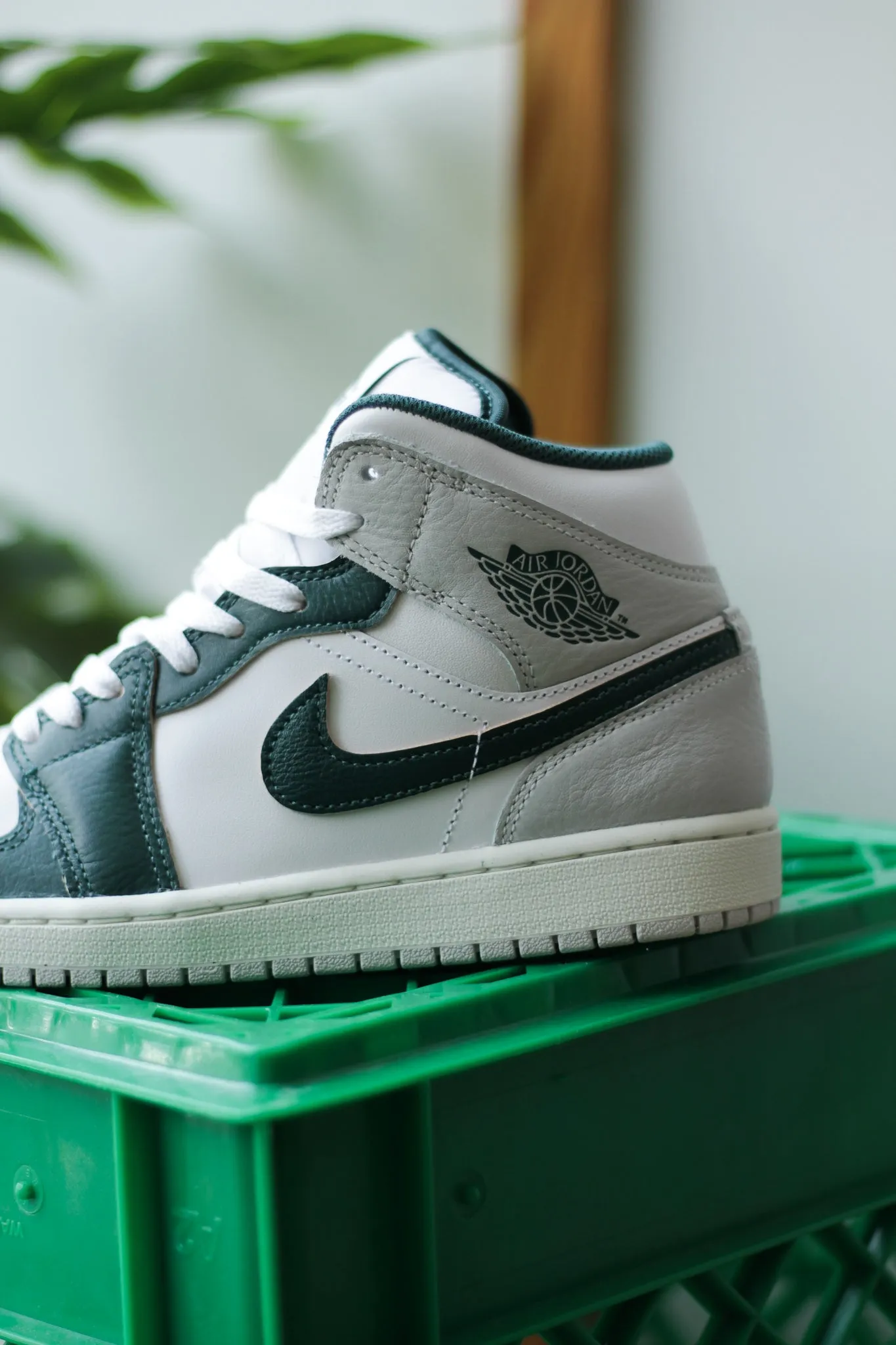 AIR JORDAN 1 MID SE "OXIDIZED GREEN"