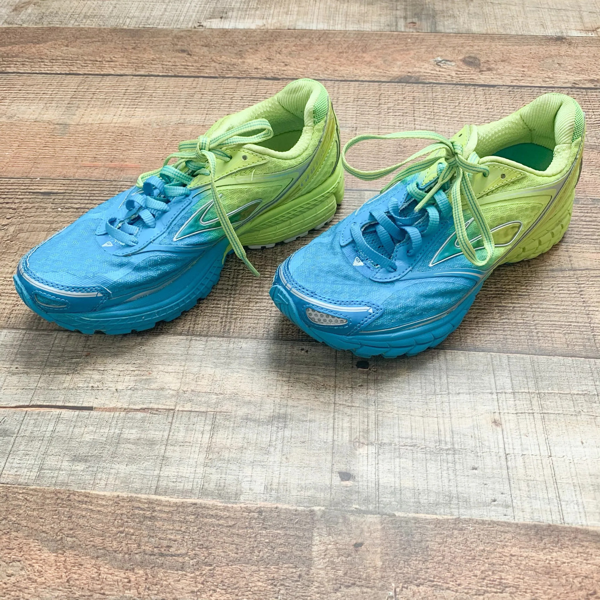 Brooks Ghost 7 Green and Blue Ombre Running Shoes- Size 7.5 (GREAT CONDITION)