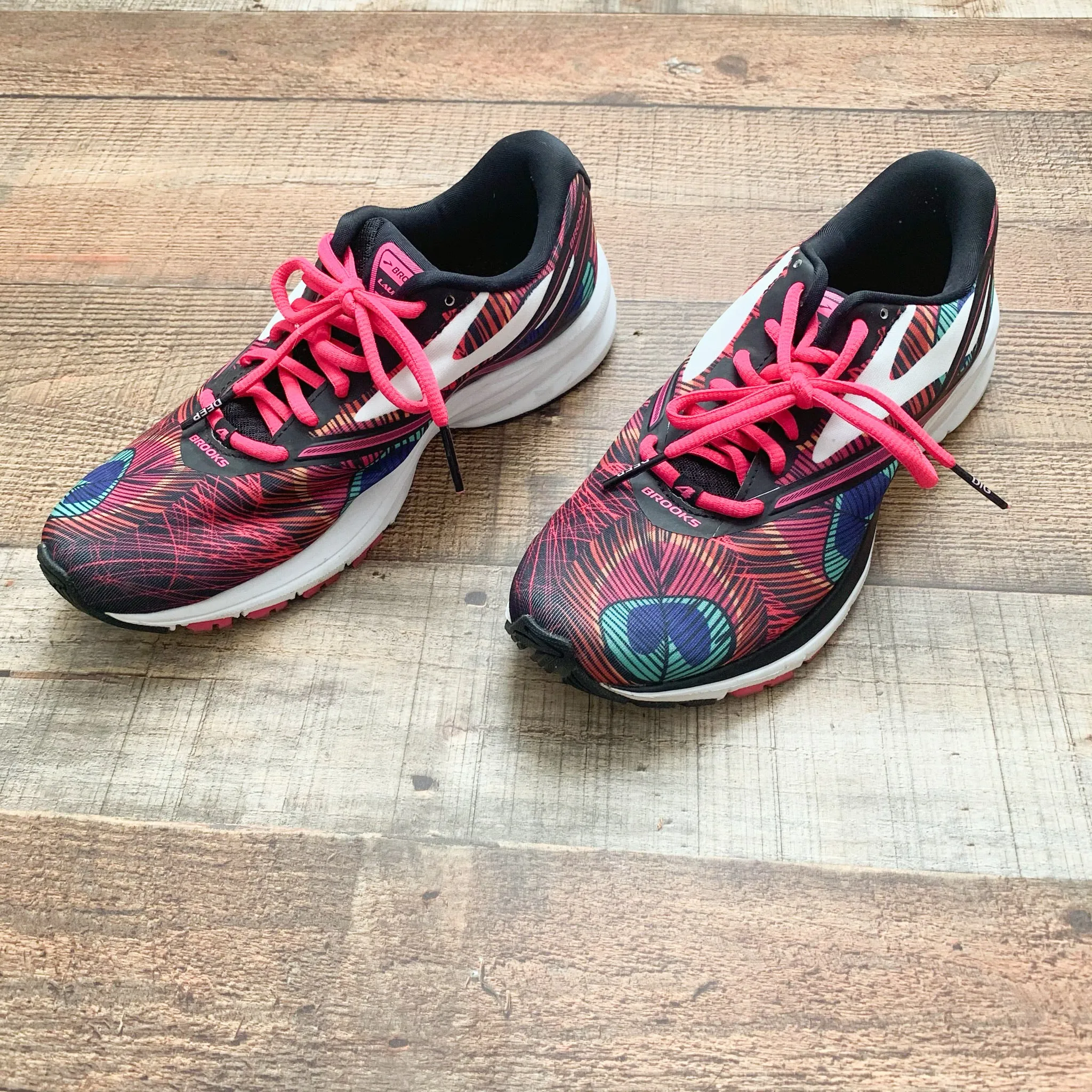 Brooks Launch 4 Black and Pink Printed Running Sneakers- Size 8 (GREAT CONDITION)