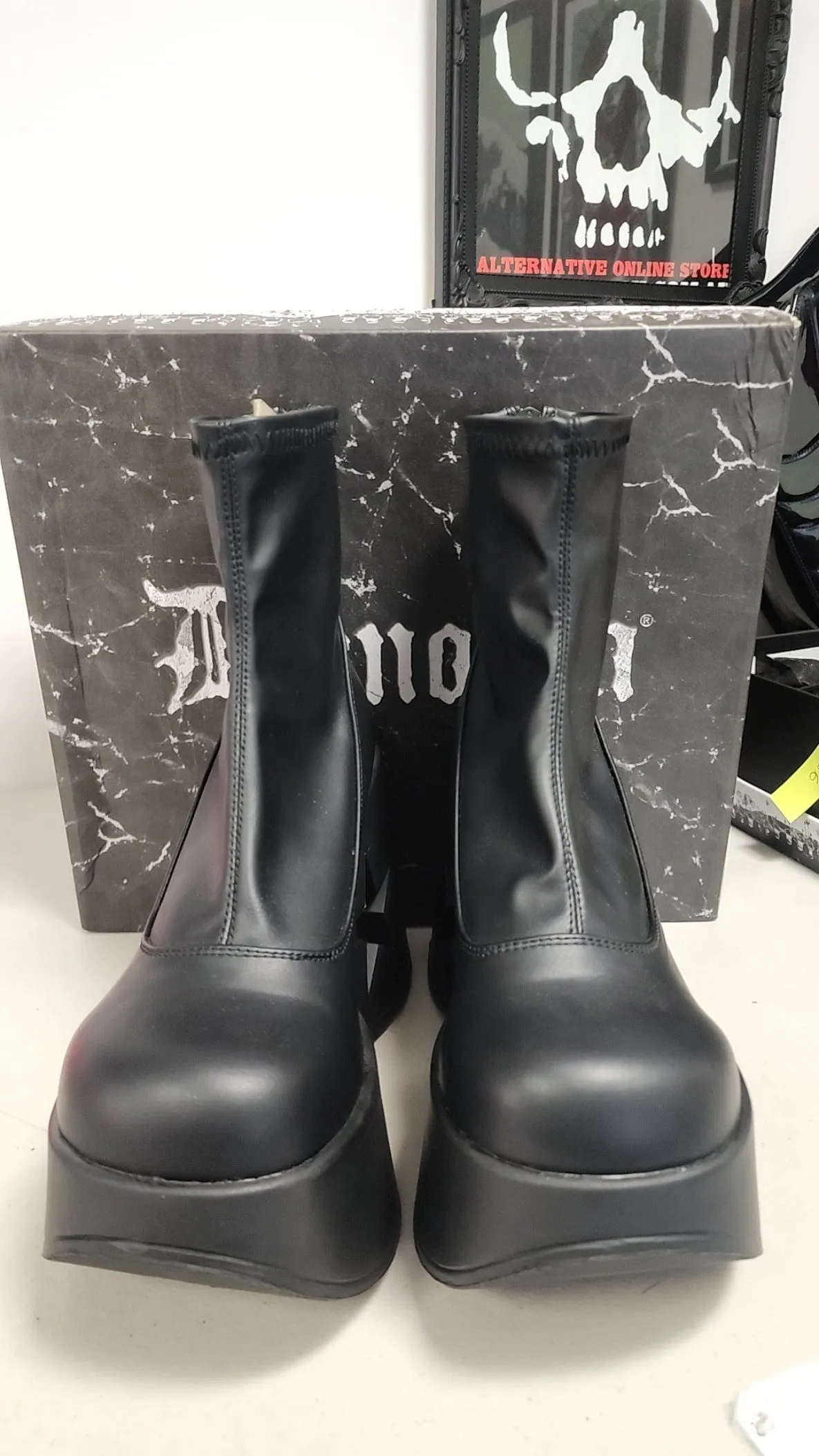 DYNAMITE-100 [Black] | PLATFORM BOOTS [IN STOCK] DAMAGED**