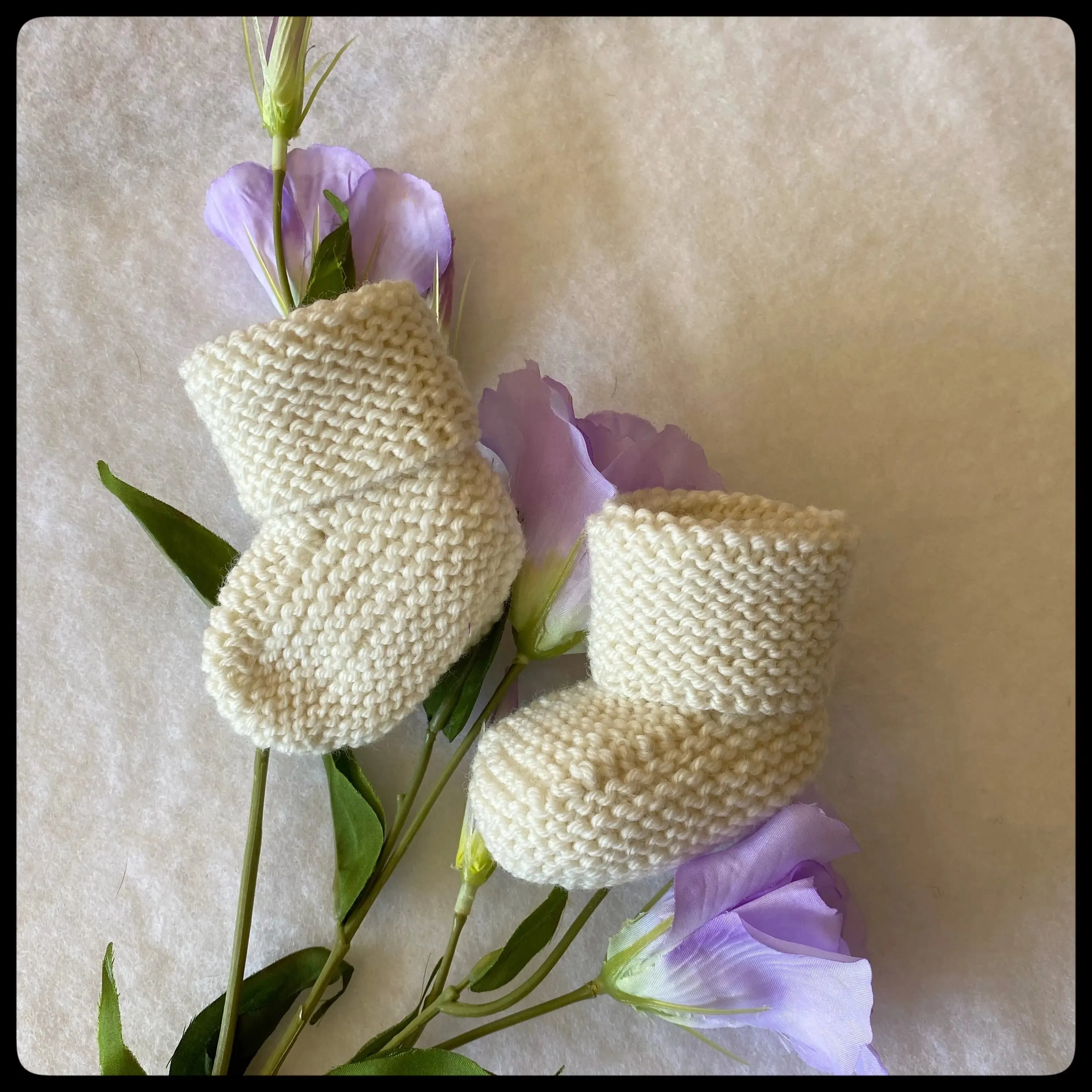 Garter Stitch "Stay On" Merino Baby Booties