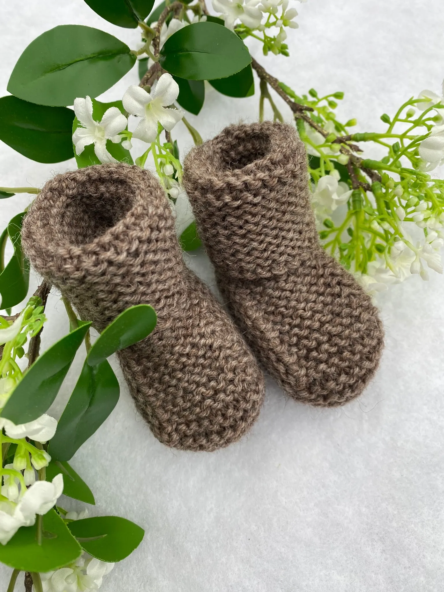 Garter Stitch "Stay On" Merino Baby Booties