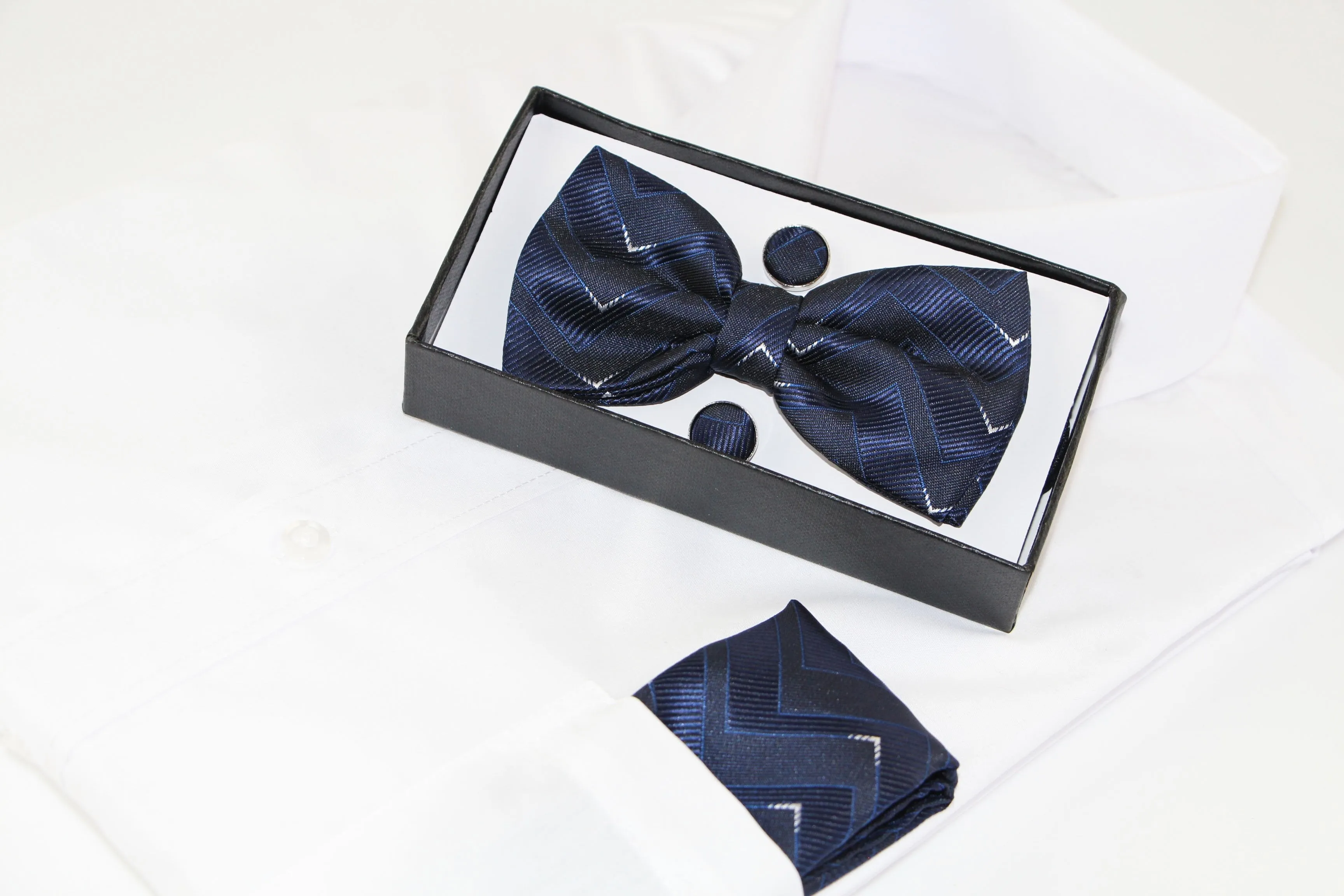 Mens Navy Subtle Zig Zag Matching Bow Tie, Pocket Square & Cuff Links Set