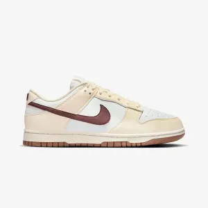 Nike | WMN'S DUNK LOW  { COCONUT MILK/SMOKEY MAUVE-SUMMIT WHITE