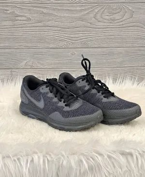 Shoes Athletic By Nike In Grey, Size: 6.5