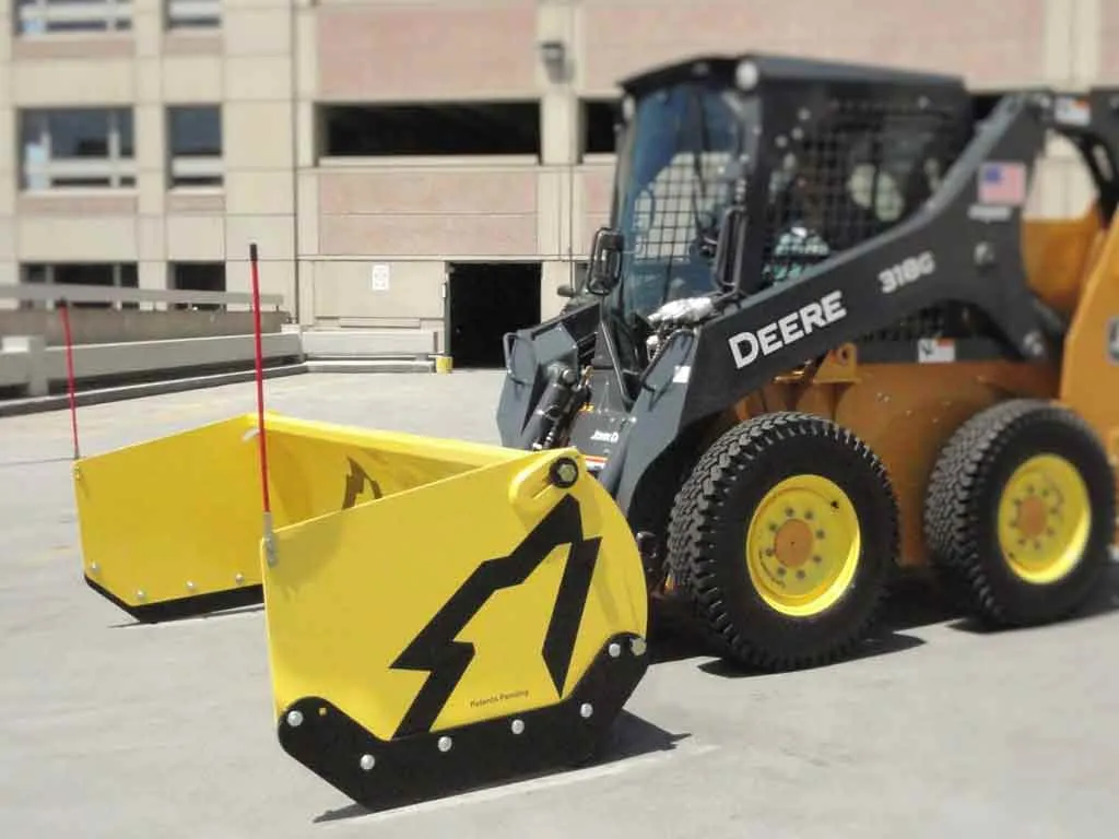 SNOW WOLF Ultra Pusher TE for Skid steers