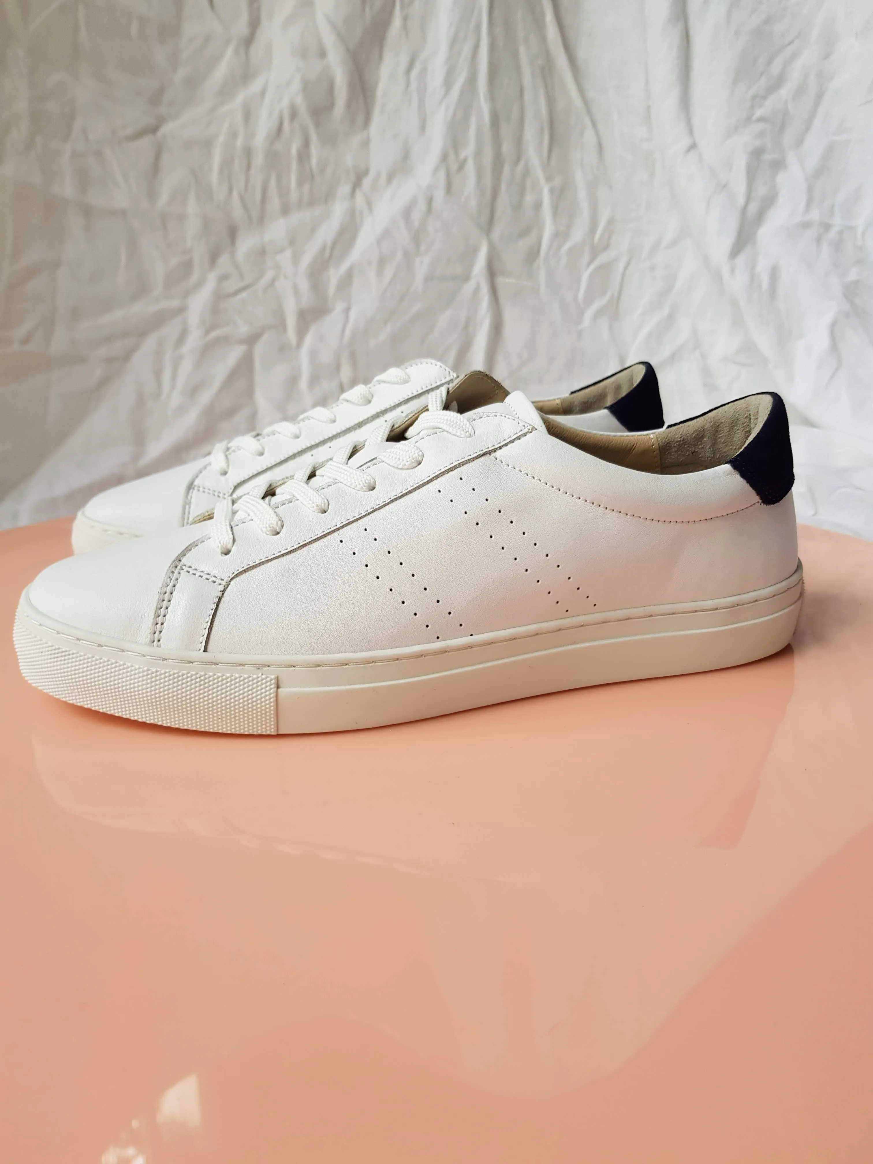 Wave Mens - 50152 White/Navy Sneaker